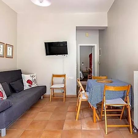 Myrtia 4*